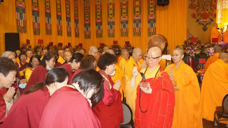 《维加斯新闻报》2025年6月2日:南 无 羌 佛 佛 诞 法 会 全球过千信众南加沐佛恩迎经藏-图片8