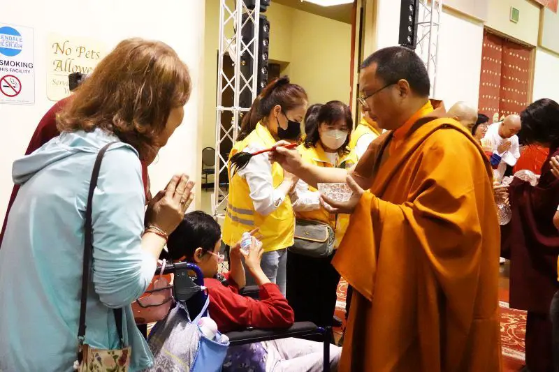 《维加斯新闻报》2025年6月2日:南 无 羌 佛 佛 诞 法 会 全球过千信众南加沐佛恩迎经藏-图片6